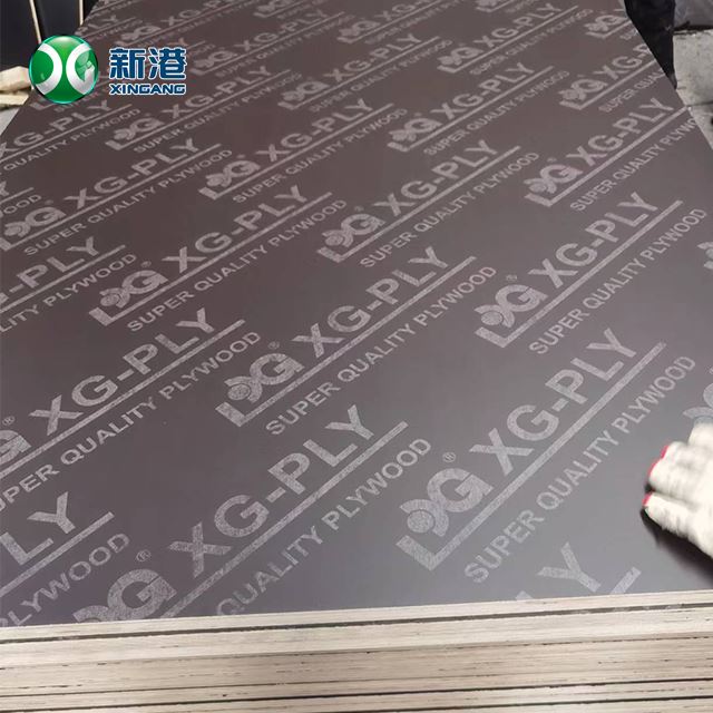 1220x2440x18mm saplāksnis ar plēvi