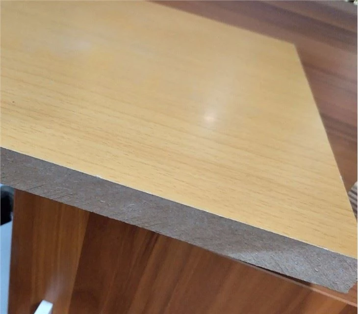 Vienkāršs MDF melamīns MDF ar krāsainu melamīna papīru