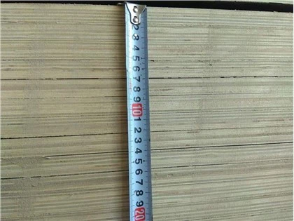 18 mm labas kvalitātes un zemas cenas saplāksnis ar pilnu papeles serdi ar plēvi